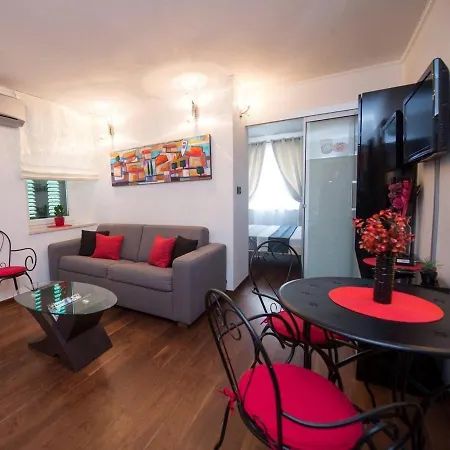 Luxury Xenia Апартаменти *