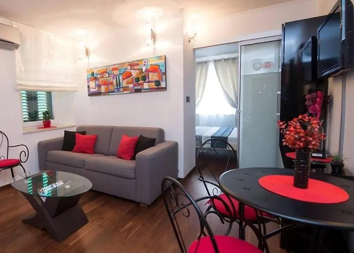 Luxury Xenia 公寓 *